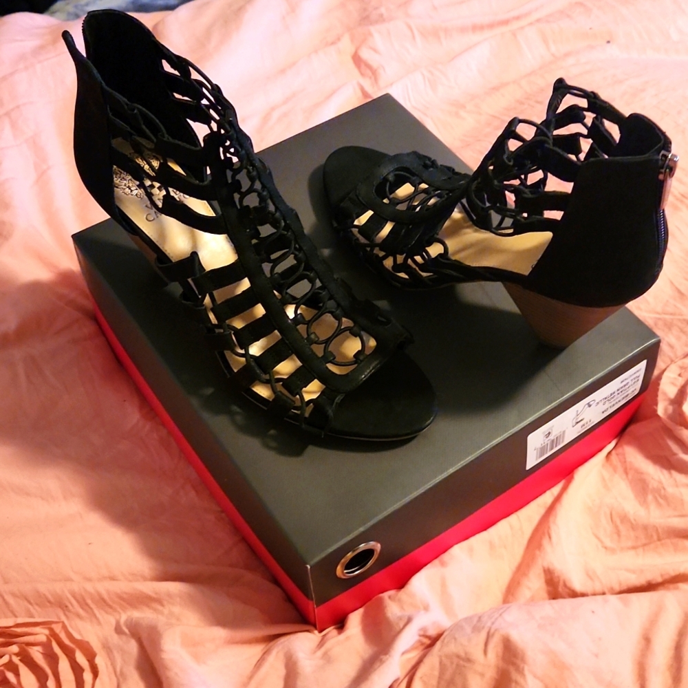 Vince Camuto Elanso Caged Sandal in Black NWB
